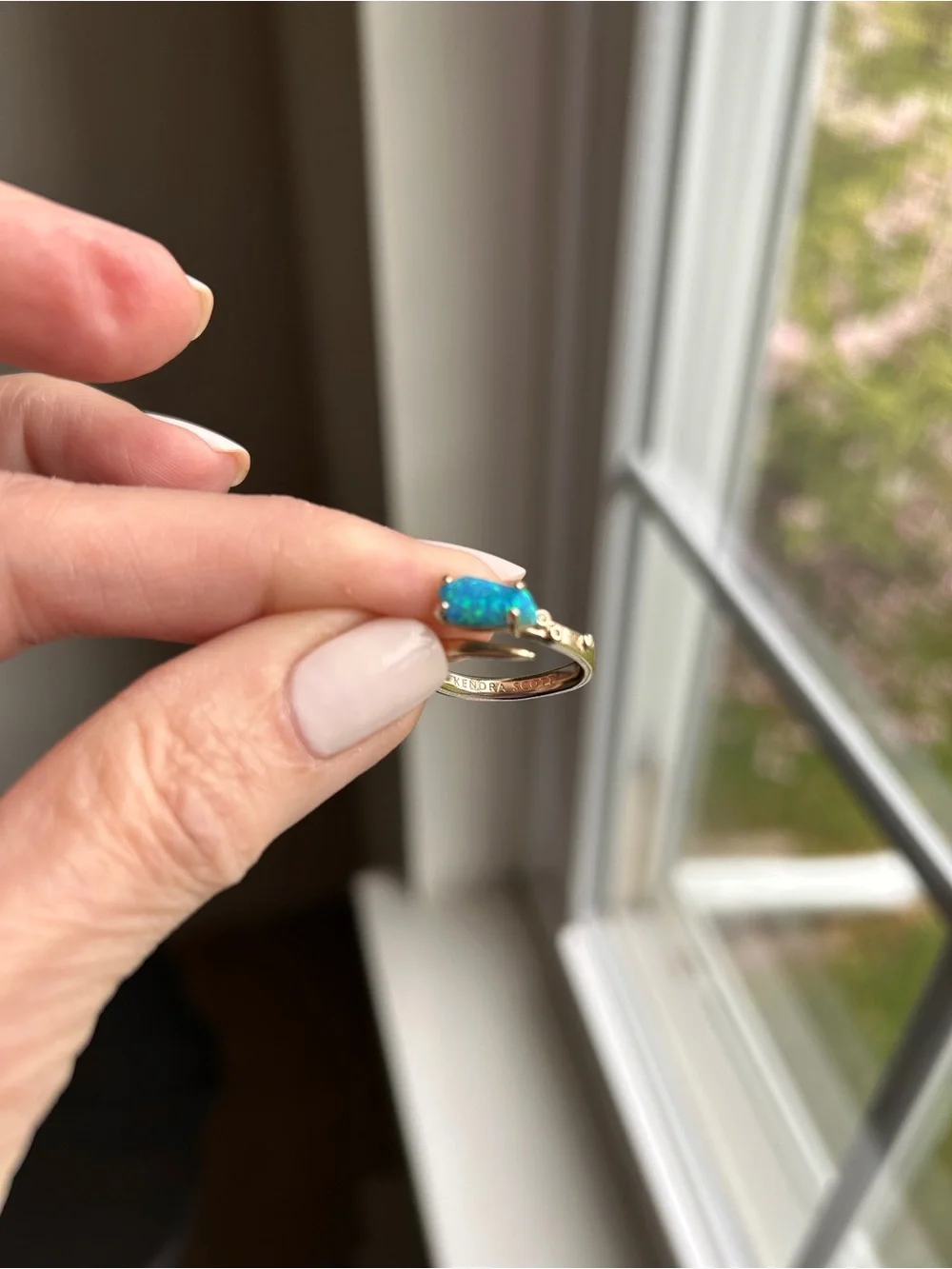 Kendra Scott Kyocera Opal Dainty Gold Tone Ring, Great Condition- Size 4.5-5 - Picture 8 of 9